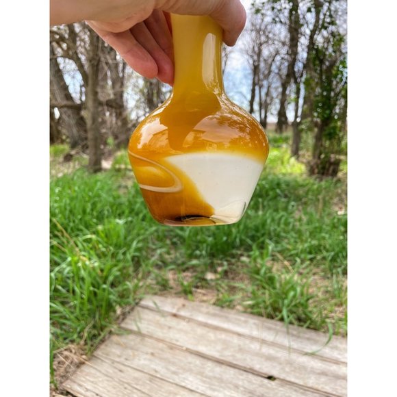 Vintage Art Glass Ruffle Vase Butterscotch Carmel White Swirl - Picture 3 of 16